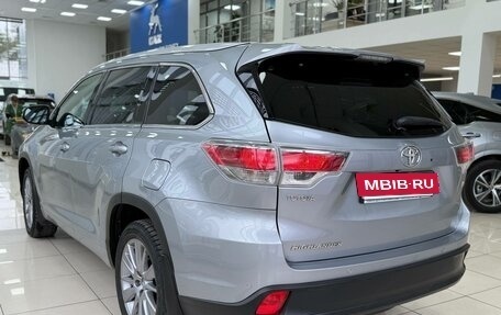 Toyota Highlander III, 2013 год, 3 900 000 рублей, 6 фотография