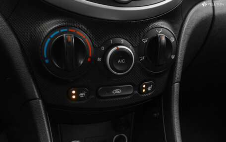 Hyundai Solaris II рестайлинг, 2013 год, 580 000 рублей, 18 фотография