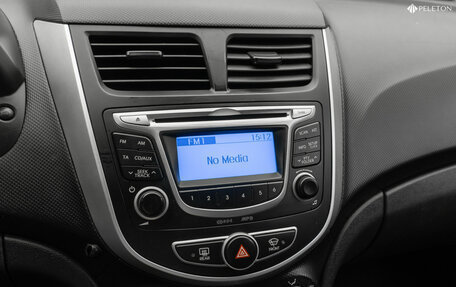 Hyundai Solaris II рестайлинг, 2013 год, 580 000 рублей, 21 фотография