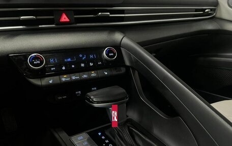 Hyundai Elantra, 2021 год, 1 999 900 рублей, 13 фотография