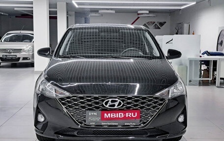 Hyundai Solaris II рестайлинг, 2021 год, 1 385 000 рублей, 2 фотография