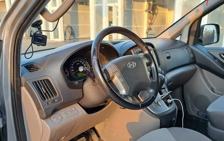 Hyundai H-1 II рестайлинг, 2014 год, 1 800 000 рублей, 8 фотография