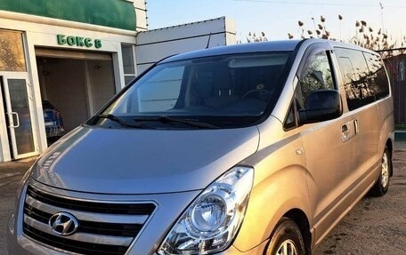 Hyundai H-1 II рестайлинг, 2014 год, 1 800 000 рублей, 2 фотография
