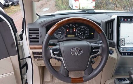 Toyota Land Cruiser 200, 2021 год, 7 783 000 рублей, 1 фотография