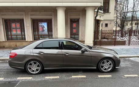 Mercedes-Benz E-Класс, 2013 год, 2 000 000 рублей, 3 фотография