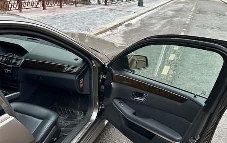 Mercedes-Benz E-Класс, 2013 год, 2 000 000 рублей, 11 фотография