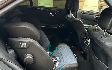 Mercedes-Benz E-Класс, 2013 год, 2 000 000 рублей, 17 фотография