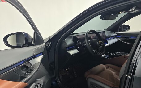 BMW 5 серия, 2024 год, 8 601 195 рублей, 5 фотография