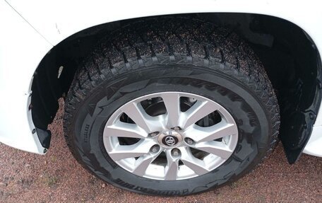 Toyota Land Cruiser 200, 2021 год, 7 783 000 рублей, 2 фотография