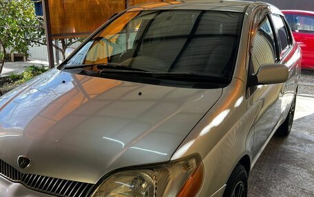 Toyota Platz, 2001 год, 380 000 рублей, 2 фотография