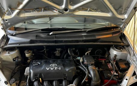 Toyota Platz, 2001 год, 380 000 рублей, 10 фотография