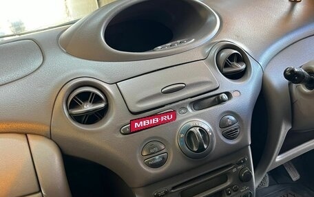 Toyota Platz, 2001 год, 380 000 рублей, 14 фотография