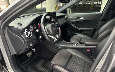 Mercedes-Benz GLA, 2019 год, 2 690 000 рублей, 14 фотография