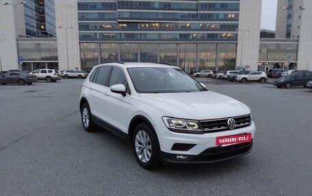 Volkswagen Tiguan II, 2018 год, 2 200 000 рублей, 8 фотография