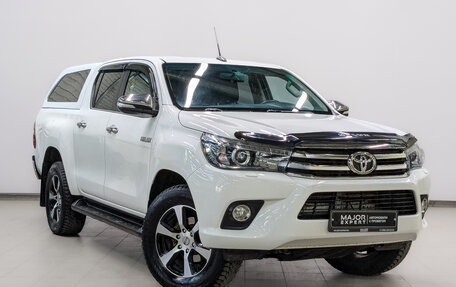 Toyota Hilux VIII, 2017 год, 3 550 000 рублей, 3 фотография