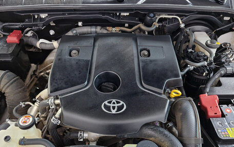 Toyota Hilux VIII, 2017 год, 3 550 000 рублей, 9 фотография