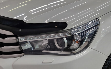 Toyota Hilux VIII, 2017 год, 3 550 000 рублей, 10 фотография