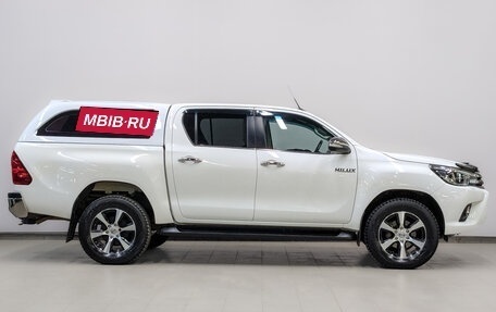 Toyota Hilux VIII, 2017 год, 3 550 000 рублей, 4 фотография