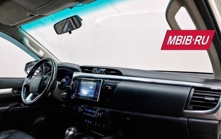 Toyota Hilux VIII, 2017 год, 3 550 000 рублей, 12 фотография