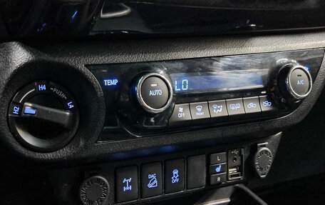 Toyota Hilux VIII, 2017 год, 3 550 000 рублей, 20 фотография