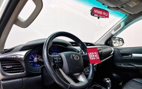 Toyota Hilux VIII, 2017 год, 3 550 000 рублей, 14 фотография