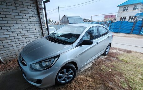 Hyundai Solaris II рестайлинг, 2014 год, 750 000 рублей, 1 фотография