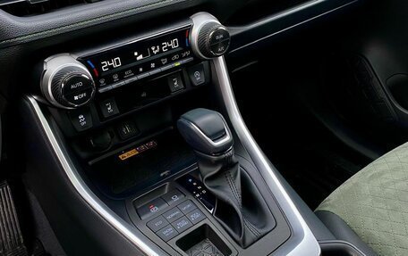 Toyota RAV4, 2025 год, 4 310 000 рублей, 22 фотография