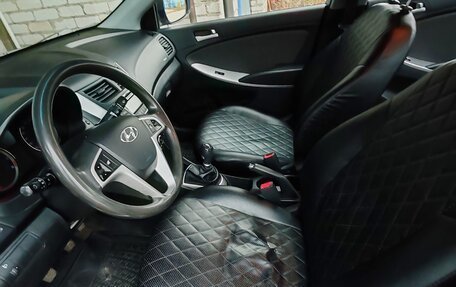 Hyundai Solaris II рестайлинг, 2014 год, 750 000 рублей, 11 фотография