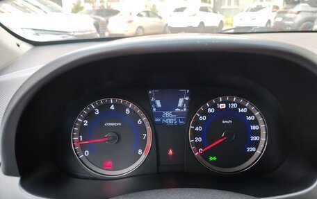 Hyundai Solaris II рестайлинг, 2014 год, 750 000 рублей, 17 фотография