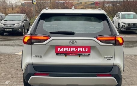 Toyota RAV4, 2025 год, 3 950 000 рублей, 6 фотография