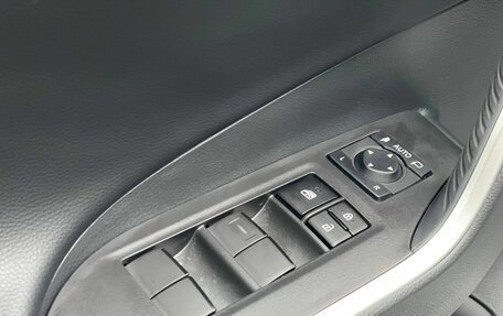 Toyota RAV4, 2025 год, 3 950 000 рублей, 8 фотография