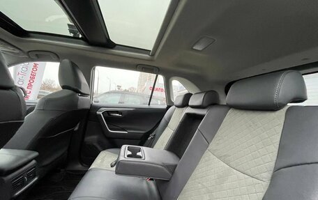 Toyota RAV4, 2025 год, 3 950 000 рублей, 24 фотография