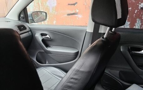 Volkswagen Polo VI (EU Market), 2015 год, 700 000 рублей, 5 фотография