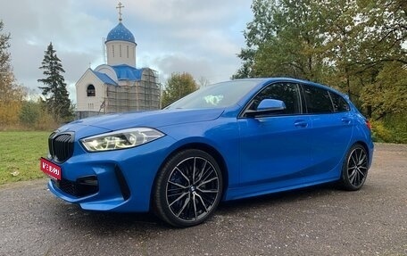 BMW 1 серия, 2021 год, 3 200 000 рублей, 1 фотография