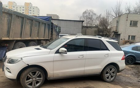 Mercedes-Benz M-Класс, 2013 год, 2 100 000 рублей, 4 фотография