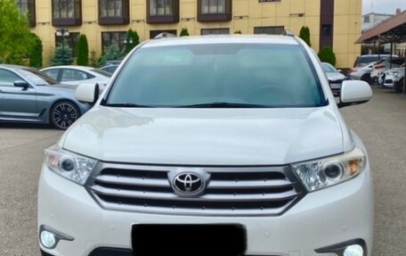 Toyota Highlander III, 2012 год, 1 715 000 рублей, 4 фотография