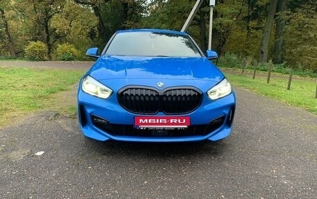 BMW 1 серия, 2021 год, 3 200 000 рублей, 2 фотография