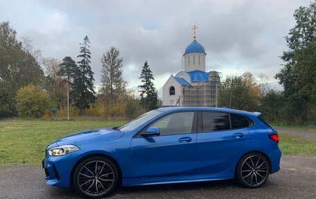 BMW 1 серия, 2021 год, 3 200 000 рублей, 10 фотография