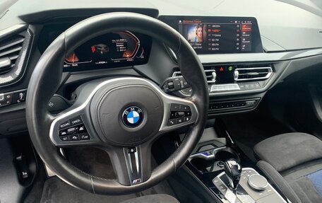 BMW 1 серия, 2021 год, 3 200 000 рублей, 26 фотография