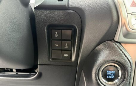 Toyota Land Cruiser Prado 150 рестайлинг 2, 2020 год, 4 530 000 рублей, 14 фотография