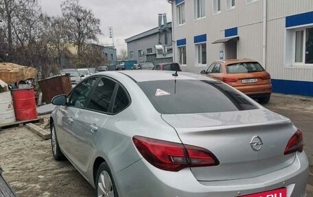 Opel Astra J, 2012 год, 610 000 рублей, 5 фотография