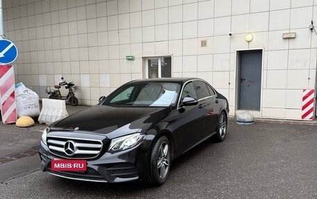 Mercedes-Benz E-Класс, 2019 год, 4 500 000 рублей, 1 фотография