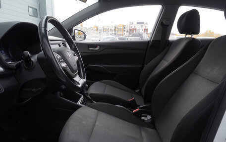 Hyundai Solaris II рестайлинг, 2017 год, 939 000 рублей, 9 фотография