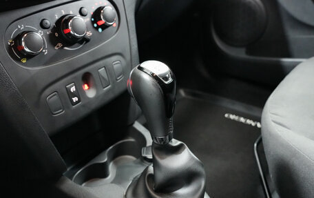 Renault Sandero II рестайлинг, 2018 год, 1 177 000 рублей, 13 фотография