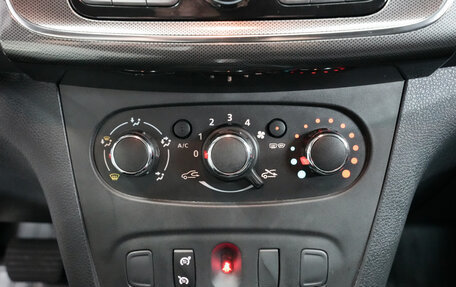 Renault Sandero II рестайлинг, 2018 год, 1 177 000 рублей, 14 фотография