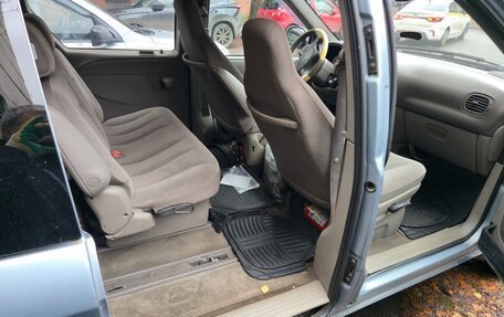 Chrysler Voyager IV, 2002 год, 333 000 рублей, 12 фотография