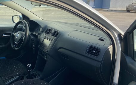 Volkswagen Polo VI (EU Market), 2017 год, 950 000 рублей, 10 фотография