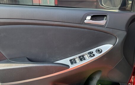 Hyundai Solaris II рестайлинг, 2014 год, 920 000 рублей, 10 фотография