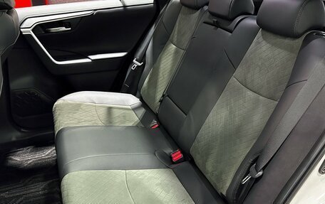 Toyota RAV4, 2025 год, 4 017 000 рублей, 13 фотография