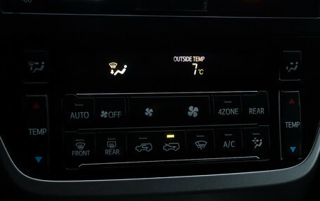 Toyota Land Cruiser 200, 2016 год, 5 000 000 рублей, 13 фотография